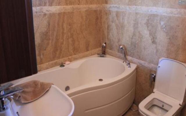 Guest House Qzovir Malo Buchino