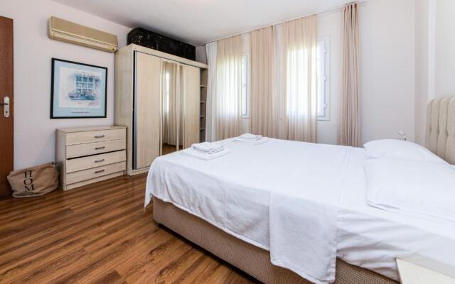 Luxury Villa With Shared Pool in Bodrum Ortakent