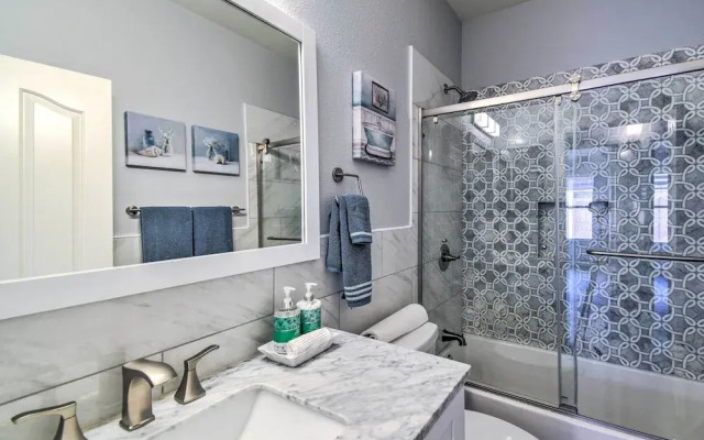 Private Patio, Gas Grill: Stylish Phoenix Home!