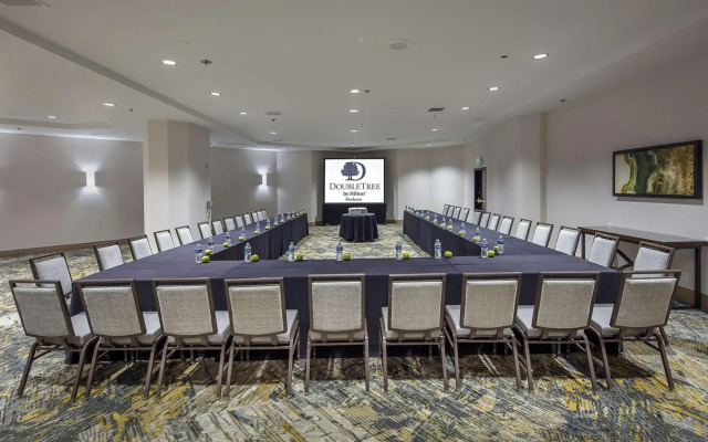 DoubleTree by Hilton Hotel Modesto
