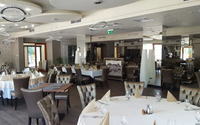 Victoria Garden Hotel