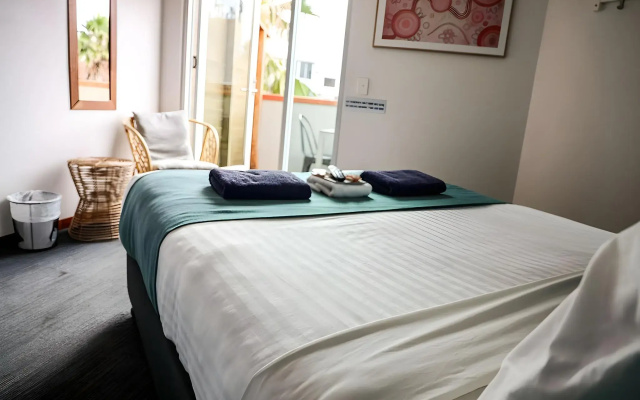 Nomads St Kilda Hostel