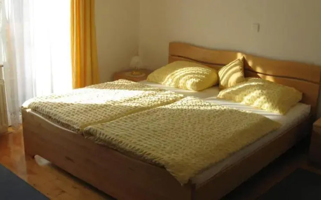 Hrominc Guest House