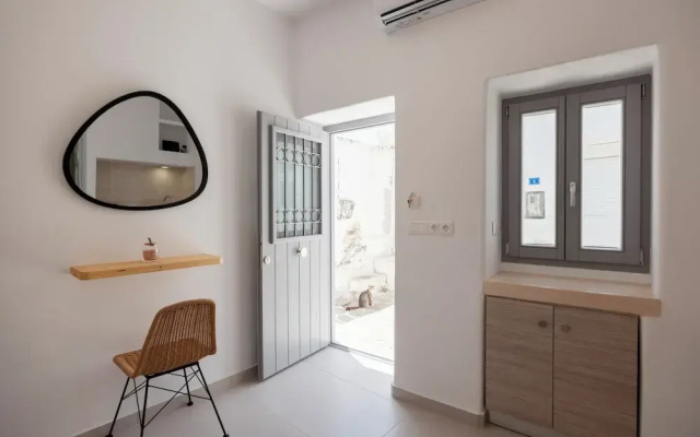 M&M Paros Studio
