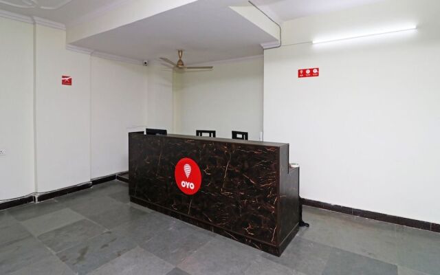 OYO 10172 Dhruv Residency