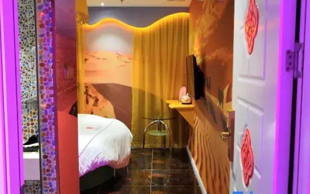Shen8 Express Homestay (Shenzhen Huaqiangnan Subway Station)