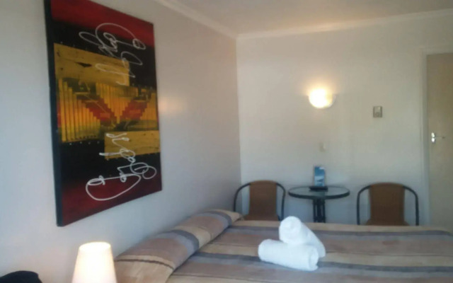 Raymar Motor Inn