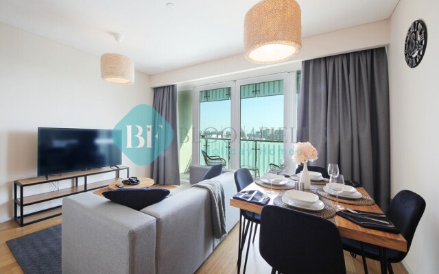 Relaxing Condo in Al Raha Beach