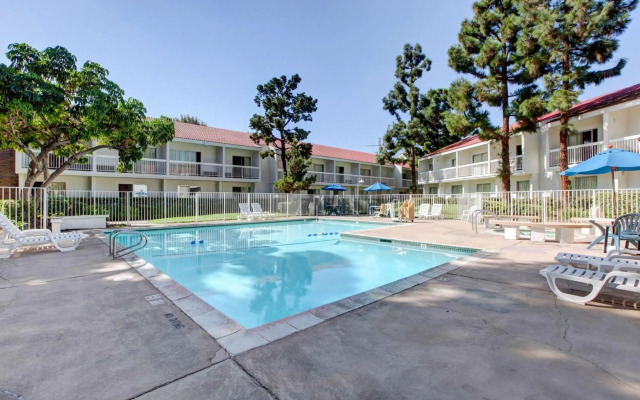 Motel 6 Irvine - Orange County Airport