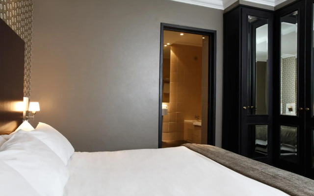 Manhattan Hotel