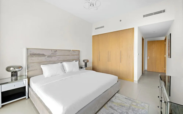 2BR 203 Bellevue Tower 1