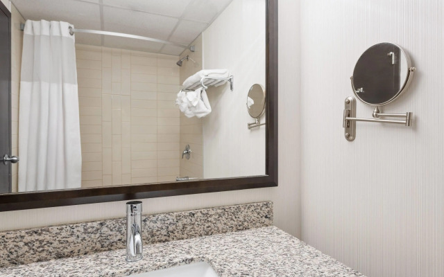 Ramada Plaza by Wyndham Regina Downtown