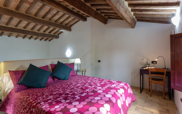 Agriturismo Borgo Pulciano in Montone