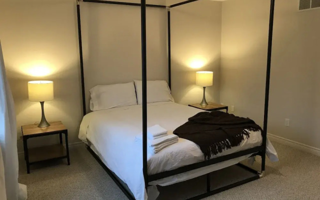 Exceptional Townhouse at Lake Ontario