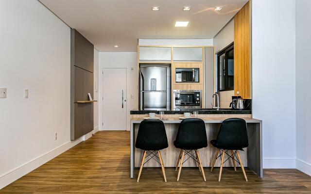 Studio elegante e novo, ótima localização SSG210