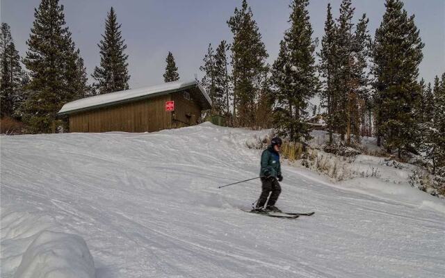 TYRA SKI IN OUT 4 BR Condo