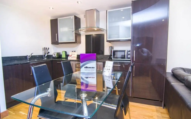 Modern 2 bed apartment in London - RGB 65388