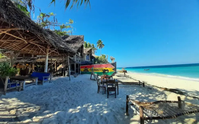 Kajibange bar and guesthouse