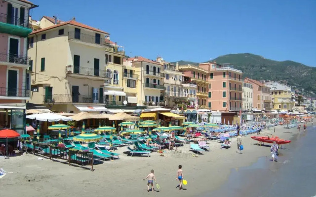 BUNGALOW MY-BEACH Alassio