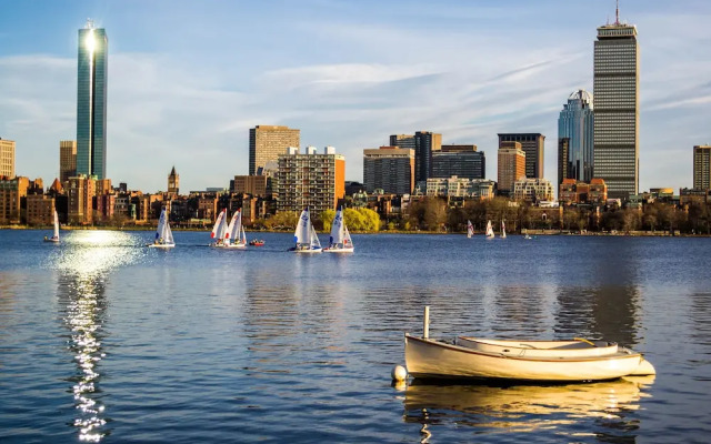 Relaxing One Bedroom Apartment in Back Bay, Boston