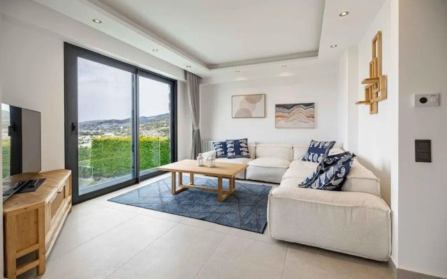 Stunning Villa With Private Pool and Luxuriest Views