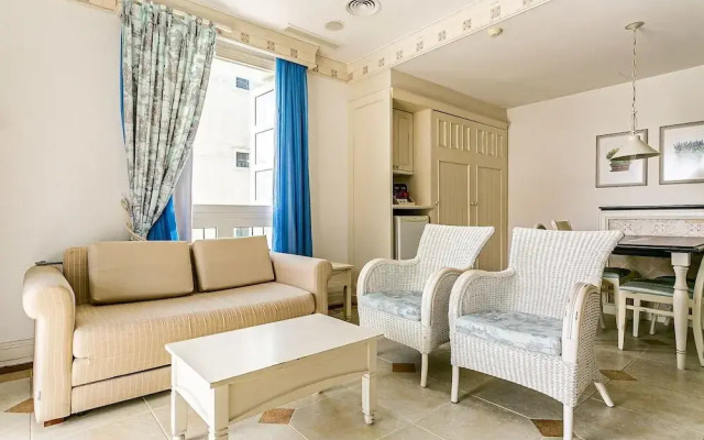 Suite com cozinha dentro de hotel ILCTOP