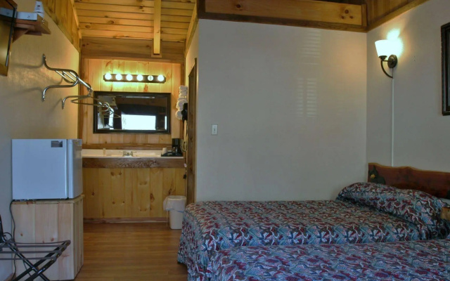 Black Bear Lodge Motel