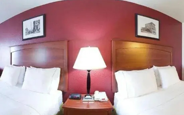 Holiday Inn Express Watertown