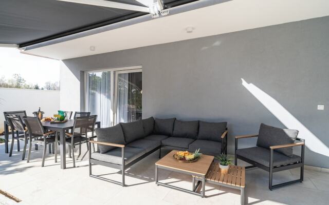 Luxury Villa Entrata-Five Bedroom Villa
