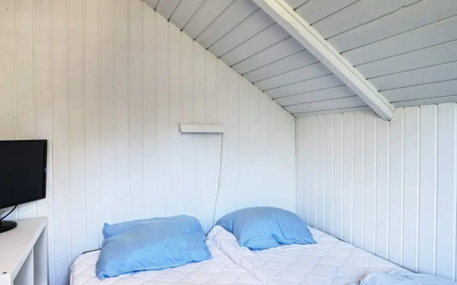 6 Person Holiday Home in Vaeggerlose