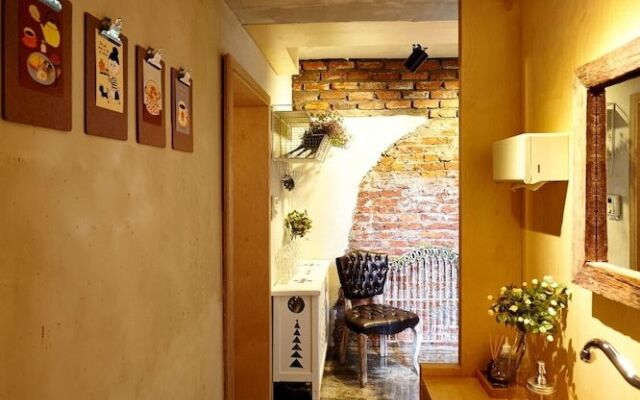 Hide & Seek Guesthouse