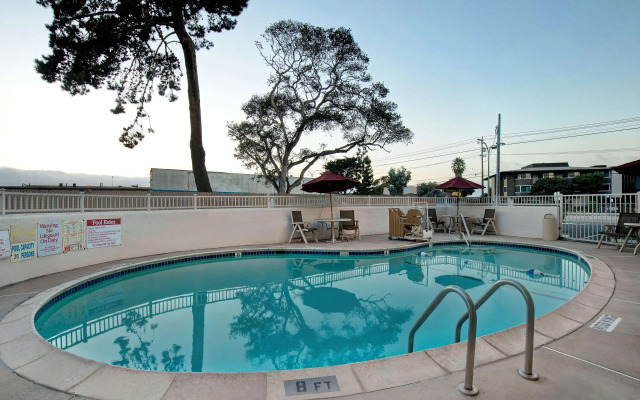 Motel 6 Monterey, CA