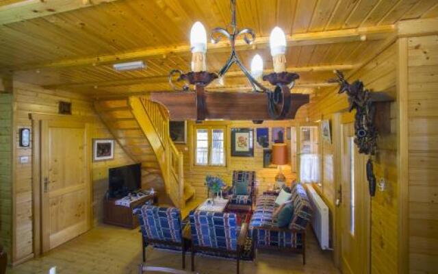 Ricky Chalet Near Troodos