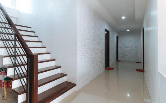 Reddoorz Plus @ D'builders Poblacion - Bgc