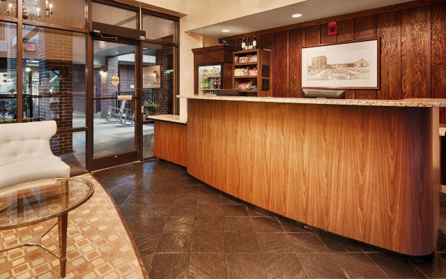 Best Western Plus Coastline Inn