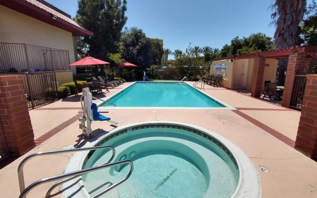 Red Roof Inn Santa Ana