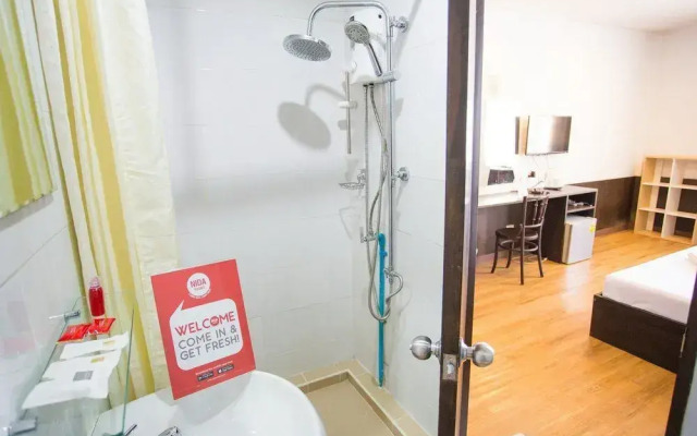 NIDA Rooms Phra Khanong 2163 Place