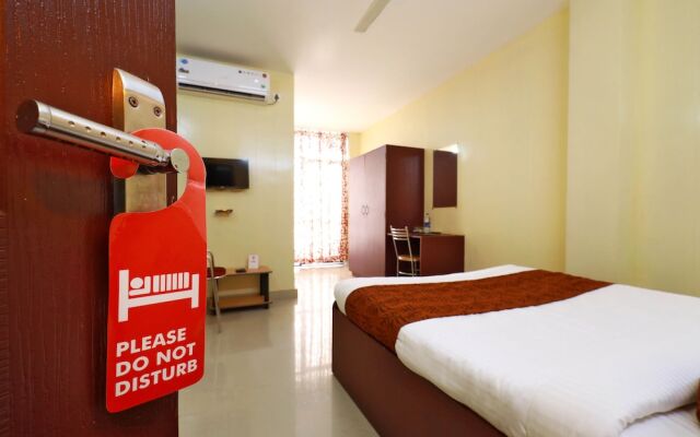 OYO 6725 Palm Inn