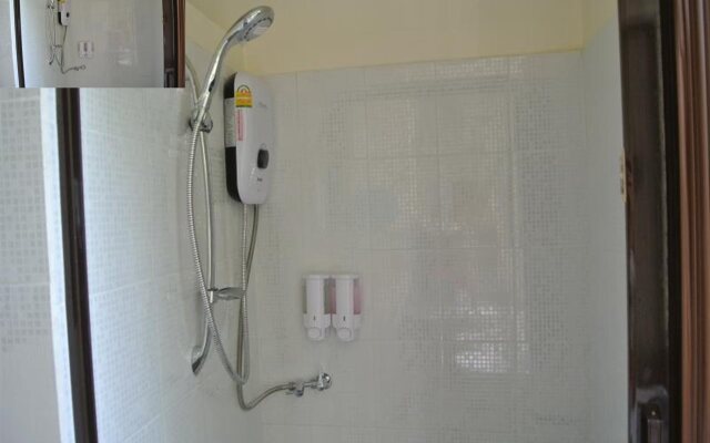 First Inn Bangkok Hostel
