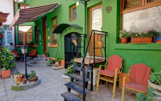 Manga Hostel