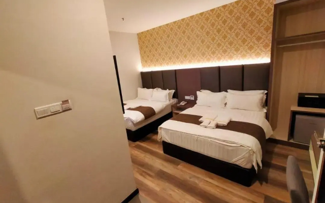 Spring Season Hotel
