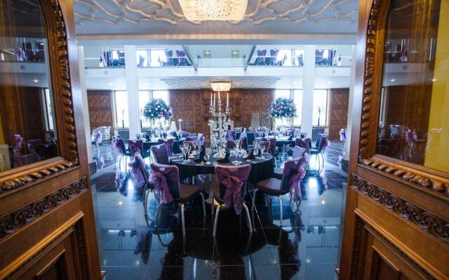 The Saddleworth Hotel