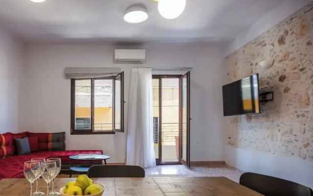 stylish apt up to 4 in Rethymno