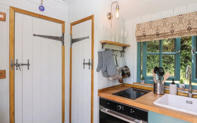 Two Moors Shepherds Hut