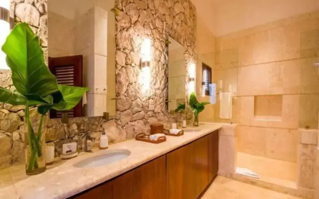 Sunny Vacation Villa 88