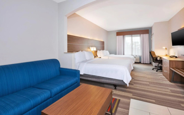 Holiday Inn Express & Suites Warminster - Horsham by IHG