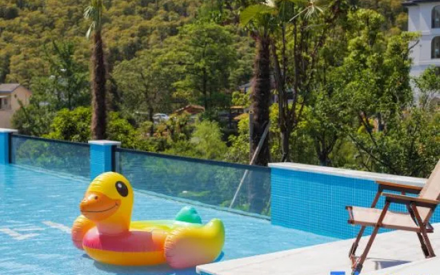 Yunqi (Anji Yunshang Grassland Store) – Pool – Huzhou