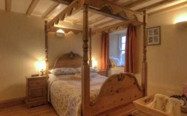 Riverside B & B