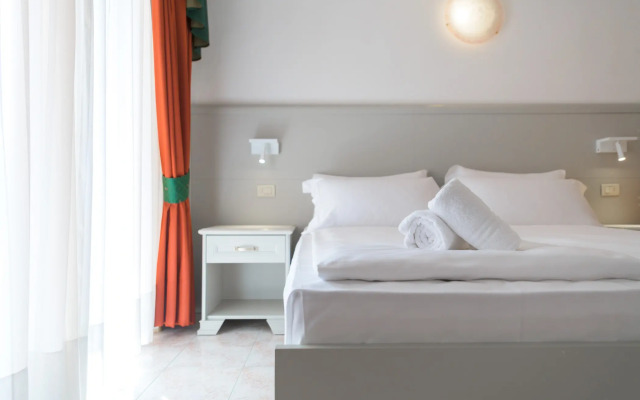 Hotel Garda Bellevue