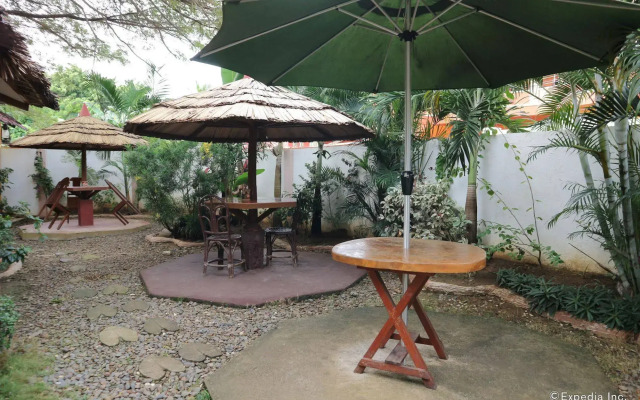 Tia Mer's Guest House